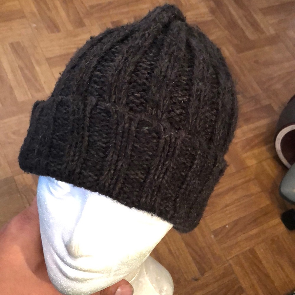 Simple skully hat - Picture 4 of 5